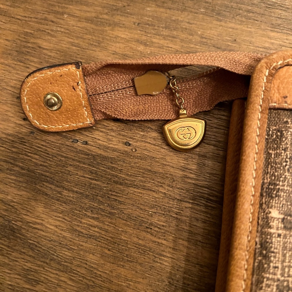 Authentic Vintage Gucci GG Monogram Clutch Bag Tan / Brown - Picture 6 of 15